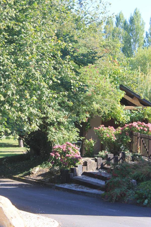 Domaine du Jardin  Chambres d'hôtes Saint-Jean-de-la-Haize Exterior foto